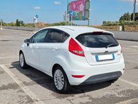 Usata Ford Fiesta Titanium 68 CV (50 kW) 2009 Bianco Utilitaria
