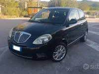 Gebraucht Lancia Ypsilon 69 PS (50 kW) 2011 Schwarz Kleinwagen