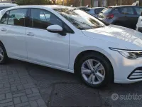 Usata VW Golf VIII Life 110 CV (80 kW) 2021 Bianco Berlina