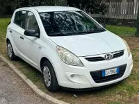 Usata Hyundai i20 78 CV (57 kW) 2011 Bianco Utilitaria