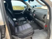 Second-hand Nissan Navara 174 CP (127 kW) 2007 Gri Pickup