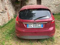 Usata Ford Fiesta 64 CV (47 kW) 2011 Grigio Utilitaria