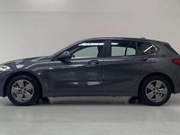 Usata BMW 118 Advantage 150 CV (110 kW) 2021 Grigio Utilitaria