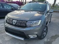 Usata Dacia Sandero Stepway 90 CV (66 kW) 2017 Grigio Berlina
