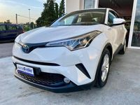 Usata Toyota C-HR Active 122 CV (89 kW) 2018 Bianco SUV