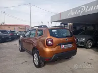 Usata Dacia Duster Lauréate 110 CV (80 kW) 2018 Arancione SUV