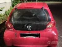 Usata Toyota Aygo 68 CV (50 kW) 2007 Rosso Utilitaria