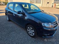 Usata Dacia Sandero Lauréate 75 CV (55 kW) 2014 Blu Berlina