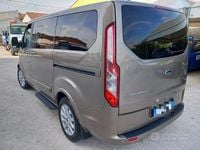 Usata Ford Tourneo Titanium 131 CV (96 kW) 2018 Marrone Monovolume
