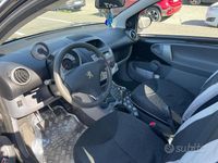 Usata Peugeot 107 68 CV (50 kW) 2012 Nero Utilitaria