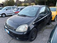 Usata Toyota Yaris Luna 86 CV (63 kW) 2001 Nero Berlina