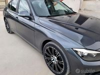 Begagnad BMW 318 Efficient Dynamics 143 HK (105 kW) 2014 Grå Sedan