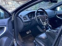 Usata Volvo V40 R-Design Kinetic 190 CV (139 kW) 2015 Nero Berlina