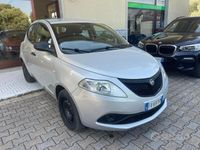 Usata Lancia Ypsilon 69 CV (50 kW) 2019 Argento Utilitaria