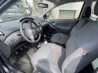 Usata Toyota Yaris Sol 87 CV (63 kW) 2004 Nero Utilitaria