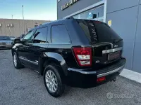 Usata Jeep Grand Cherokee Overland 218 CV (160 kW) 2007 Nero SUV