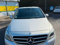 Usata Mercedes B200 Premium 135 CV (99 kW) 2012 Argento Monovolume