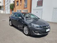 Usata Opel Astra Cosmo 136 CV (100 kW) 2014 Grigio Station wagon