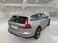 Usata Volvo V60 CC Core 197 CV (144 kW) 2022 Grigio Station wagon