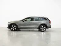 Usata Volvo V60 CC Ultimate 197 CV (144 kW) 2022 Grigio Station wagon