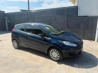 Usata Ford Fiesta 60 CV (44 kW) 2015 Blu Utilitaria