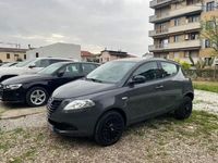 Usata Lancia Ypsilon Gold 85 CV (62 kW) 2015 Grigio Utilitaria