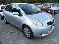 Usata Toyota Yaris Sol 87 CV (63 kW) 2008 Grigio Utilitaria