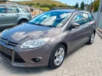 Usado Ford Focus 95 HP (69 kW) 2012 Cinzento Carrinha