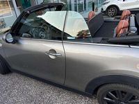 Usata Mini Cooper D Cabriolet Hype 116 CV (85 kW) 2016 Grigio Cabrio