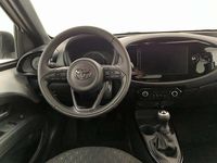 Nuova Toyota Aygo X Trend 72 CV (52 kW) 2025 Super white & black met SUV