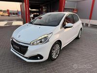 Usata Peugeot 208 Allure 102 CV (75 kW) 2019 Bianco Utilitaria
