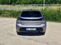 Usata Peugeot 208 Allure 101 CV (74 kW) 2025 Grigio Utilitaria