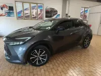 Usata Toyota C-HR 151 CV (111 kW) 2025 Grigio scuro SUV