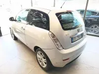 Usata Lancia Ypsilon 69 CV (50 kW) 2012 Grigio scuro Utilitaria