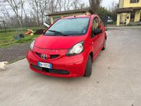 Usata Toyota Aygo Sol 67 CV (49 kW) 2007 Rosso Utilitaria