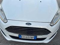 Usata Ford Fiesta Titanium 75 CV (55 kW) 2014 Bianco Utilitaria