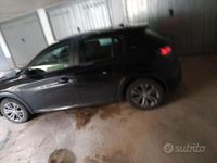 Usata Peugeot 208 Active 100 kW (136 CV) 2022 Nero Utilitaria