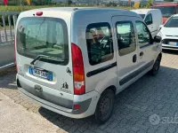 Usata Renault Kangoo 75 CV (55 kW) 2004 Grigio Monovolume