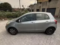 Usata Toyota Yaris 65 CV (47 kW) 2007 Grigio Utilitaria