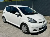 Usata Toyota Aygo 68 CV (50 kW) 2011 Bianco Utilitaria