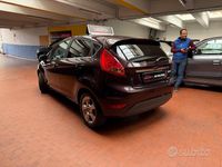 Usata Ford Fiesta 82 CV (60 kW) 2010 Grigio Utilitaria