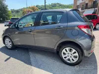 Usata Toyota Yaris Active 90 CV (66 kW) 2012 Grigio Utilitaria