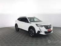 Usata Peugeot 2008 Allure 101 CV (74 kW) 2023 Bianco SUV