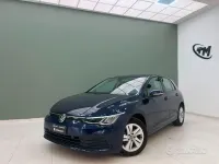 Usata VW Golf VIII Life 110 CV (80 kW) 2021 Bluazzurro Berlina