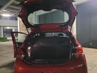 Usata Peugeot 208 82 CV (60 kW) 2016 Rosso Utilitaria