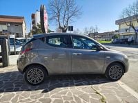 Usata Lancia Ypsilon Gold 69 CV (50 kW) 2023 Grigio Utilitaria