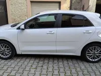 Usata Kia Rio 101 CV (74 kW) 2017 Bianco Berlina