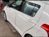 Usata Suzuki Swift 75 CV (55 kW) 2008 Bianco Utilitaria