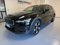 Usata Volvo V60 CC Plus 197 CV (144 kW) 2022 Nero Station wagon