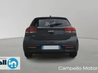 Usata Kia Rio Style 120 CV (88 kW) 2022 Grigio scuro met. Berlina